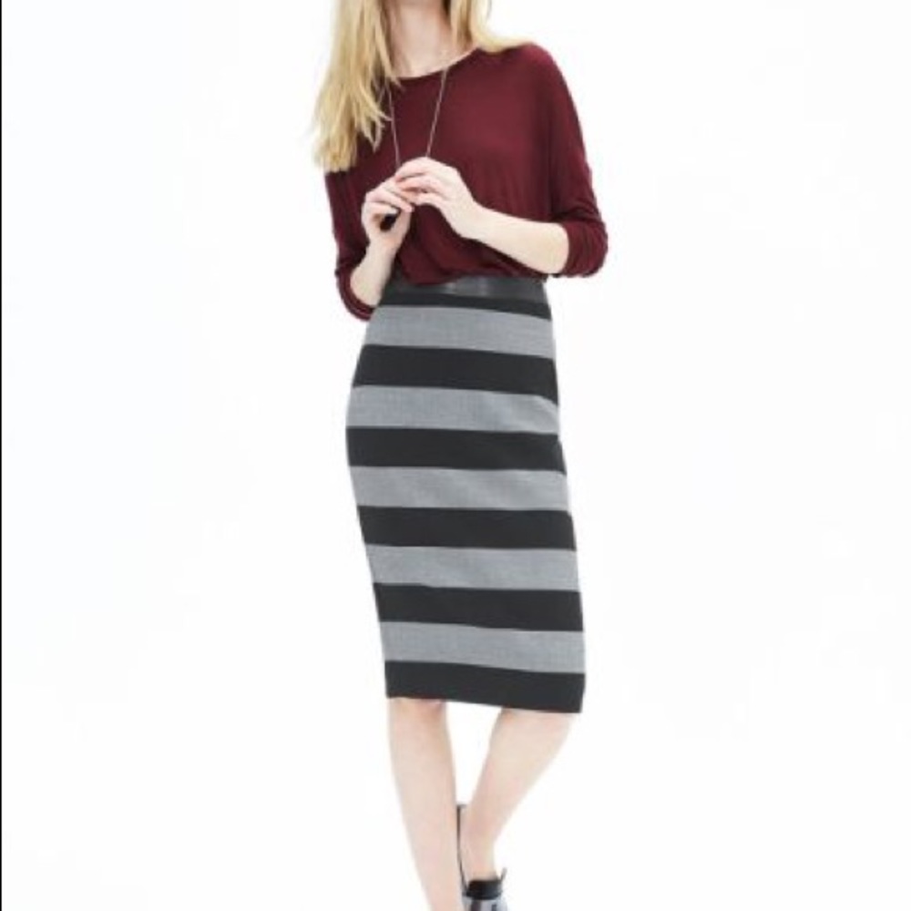 Banana Republic Black and Gray Pencil Skirt size 2